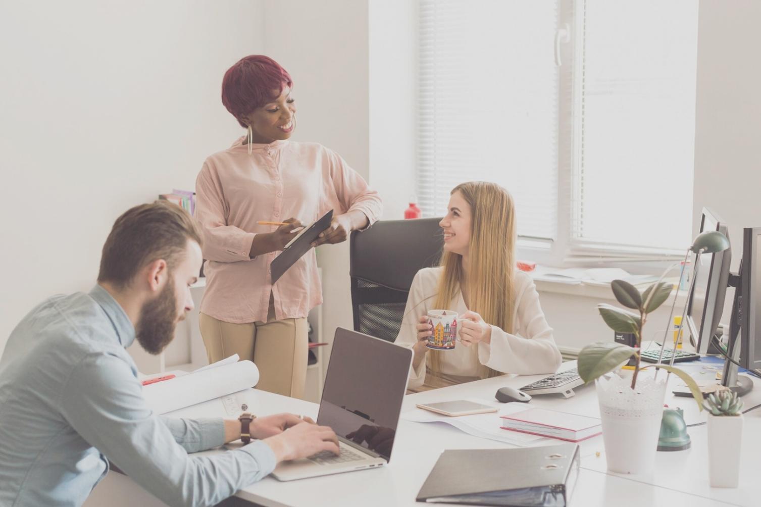 Équipe pédagogique wivalythra lors d'une session de formation en négociation financière